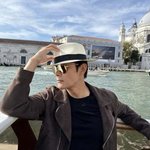 중절모 쓴 이병헌, 이게 바로 <b>월드스타</b>? 베니스와 작별 앞두고 포스...