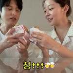 ‘10년 연애’ 김가은윤선우, 햄버거도 꼭 ‘짠’하고…결혼 장려...