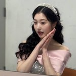 "<b>입모양</b>까지 똑같네" 장원영 언니 장다아, 셀카 사진에 팬들도...