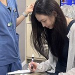 활동중단에도 팬서비스 여전 "<b>민낯</b> 치과진료 중 사인"[SC이슈]