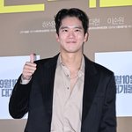 자가’ 하석진 “아파트 <b>복도</b>서 요가, 더워서 땀 잘 나”(씨네타운)