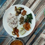 우리<b>동네</b> 밥 먹는 집