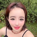 활동 중단 박봄, 귀여운 미소로 전한 근황‥진한 스모키 화장 여전