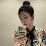 “빛을 머금은 단아함”…성유리, 가을 정취→<b>청초</b>한 거울 셀카