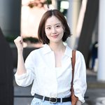 [포토] 문채원 '<b>귀시</b> 파이팅'