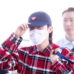 [드루와] [현장포토] "인사도, <b>엣지</b>있게~"...제이홉, 남다른...