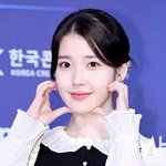 가을과 함께 찾아온 아이유 신곡 '바이, 썸머'... 깜짝 발매에도...