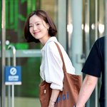 [<b>MD</b>포토] 문채원, '라디오 생방송 잘 할게요~'