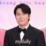 정우성, '혼외자 논란' 1년만 공식석상…부일영화상 <b>참석</b> [공식]