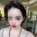 박봄, 과감한 비주얼…<b>숙취</b> 메이크업 푹 빠졌네 [DA]