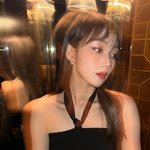 “빛에 파묻힌 듯 멈췄던 순간”…이성경, 몽환적 시선→가을밤 신비로운...