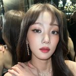 인형 비주얼에 아찔한 쇄골…반전 글래머 '시선 <b>올킬</b>' [해시태그]