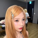 빛나는 여름 파스텔”…크러쉬 조이, 촉촉한 눈빛→<b>청량</b> 서정 압도