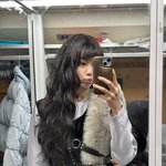 [드루와] “고대와 70년대의 교차”…<b>강미</b>나, 반전 매력→몽환적인 셀카...