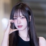 [현장포토] "인형의 볼하트"…리즈, 러블리 <b>모먼트</b>