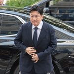 방시혁, 경찰 출석...1900억원 <b>부당</b>이득? "심려 끼쳐 송구"