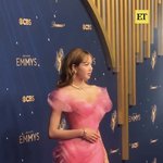 리사 <b>에미상</b> 시상식 드레스 무슨일 ㄷㄷ