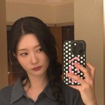 정채연, 시크함 가득 거울 셀카…<b>무표정</b>도 빛나네 [N샷]