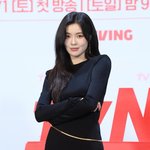 미모·나이에 밀렸다 "얼굴 묻혀…메이크업 두 시간 해도 졌다" (짠<b>한형</b>)