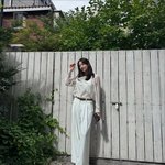 소이현, <b>은은</b>한 시스루+화이트 팬츠로 완성한 '동안 비주얼'