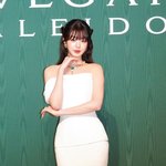 오늘자 <b>도쿄</b> 불가리 포토콜 장원영