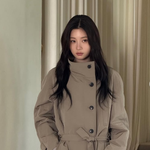 정채연, 각선미 드러낸 '하의 <b>실종</b> 패션'…가을 감성 더하는 눈빛...