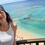 “여름안녕”…이주명, 눈부신 <b>미소</b>→푸른 바다와 여행의 설렘