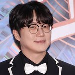 성시경, 고발 당했다…'1인 기획사 미등록' 혐의 결국 경찰 조사...