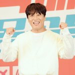 데뷔 30년 만에 '외모 충격' 고백…"내가 <b>주걱턱</b>이었어?"