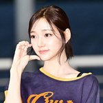 [현장포토] "눈부시게 빛난다"…<b>지유</b>, 러블리 인형