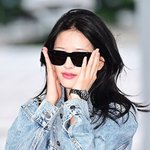 [현장포토] "<b>아침</b>을 깨운다"…안유진, 러블리 꽃받침