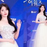 아이유, 팬들 이름으로 2억 기부… 사랑 넘치는 선한 <b>영향력</b>