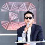 [드루와] [현장포토] "오늘은, 감독님"...하정우, 색다른...