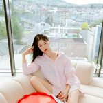 권나라, 숨막히는 미모…완벽한 <b>셔츠</b> 패션