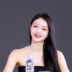 [현장포토] "설렘지수 100%"...유아, 설레는 눈맞춤