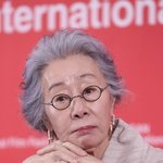 [SC-BIFF] '子 동성 결혼 고백' 윤여정 "동성애·이성애...