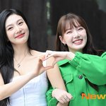 조이-예린, 미소만발하며 함께 하트 [포토엔<b>HD</b>]