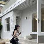 신시아, 와이드 팬츠로 완성한 <b>미니멀</b> 무드