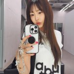 강예원, 나이 안 믿기지 않는 <b>하이틴</b> 패션…귀여운 강아지도 함께한...