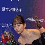 [팝업]혜리, 신<b>인상</b>에 방민아·한지민도 축하 “세상서 제일 행복한...