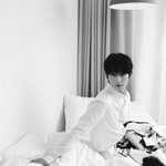 '미성년자' 오해 37세 정해인, 화이트 셔츠로 뽐낸 성숙한 남성미…여심...