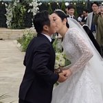 '재혼' 김병만, 아내와 달콤 입맞춤…두 아이 함께 한 결혼식 공개