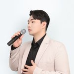 참았다, 잘 견뎠다"…윤성준, <b>노래</b>로 <b>희망</b>을 전하다 (인터뷰③)