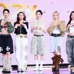 ITZY, 완전체 재계약 체결..<b>JYP</b> “전폭적 지지 아끼지 않겠다”...