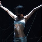 나나, 과감한 언더붑 <b>패션</b>…왜 이렇게까지 할까