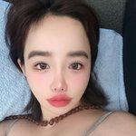 박봄, 자고 일어났는데 美친 미모…주말 여는 침대 셀카 '치명적'