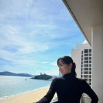 43세에 라인 돋보이는 드레스 자태 '감탄만'…<b>해운대</b> 바다에 뜬...