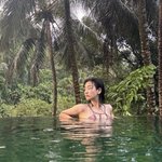 이주영, <b>숲속</b> 수영장에서 뽐낸 신비 비주얼 [N샷]