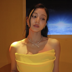 [드루와] 트와이스 지효, 오프숄더 드레스로 시선 <b>압도</b>…눈부신 건강美