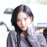 [현장포토] "예뻐도 너무 예뻐"...<b>박지원</b>, 공주님 꽃받침